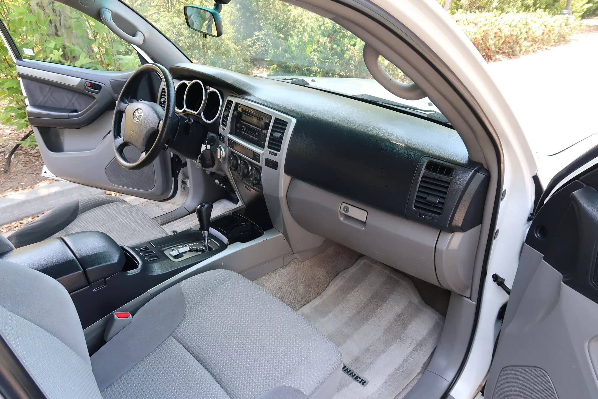 Used 2005 Toyota 4Runner Sport AWD/4WD image 29