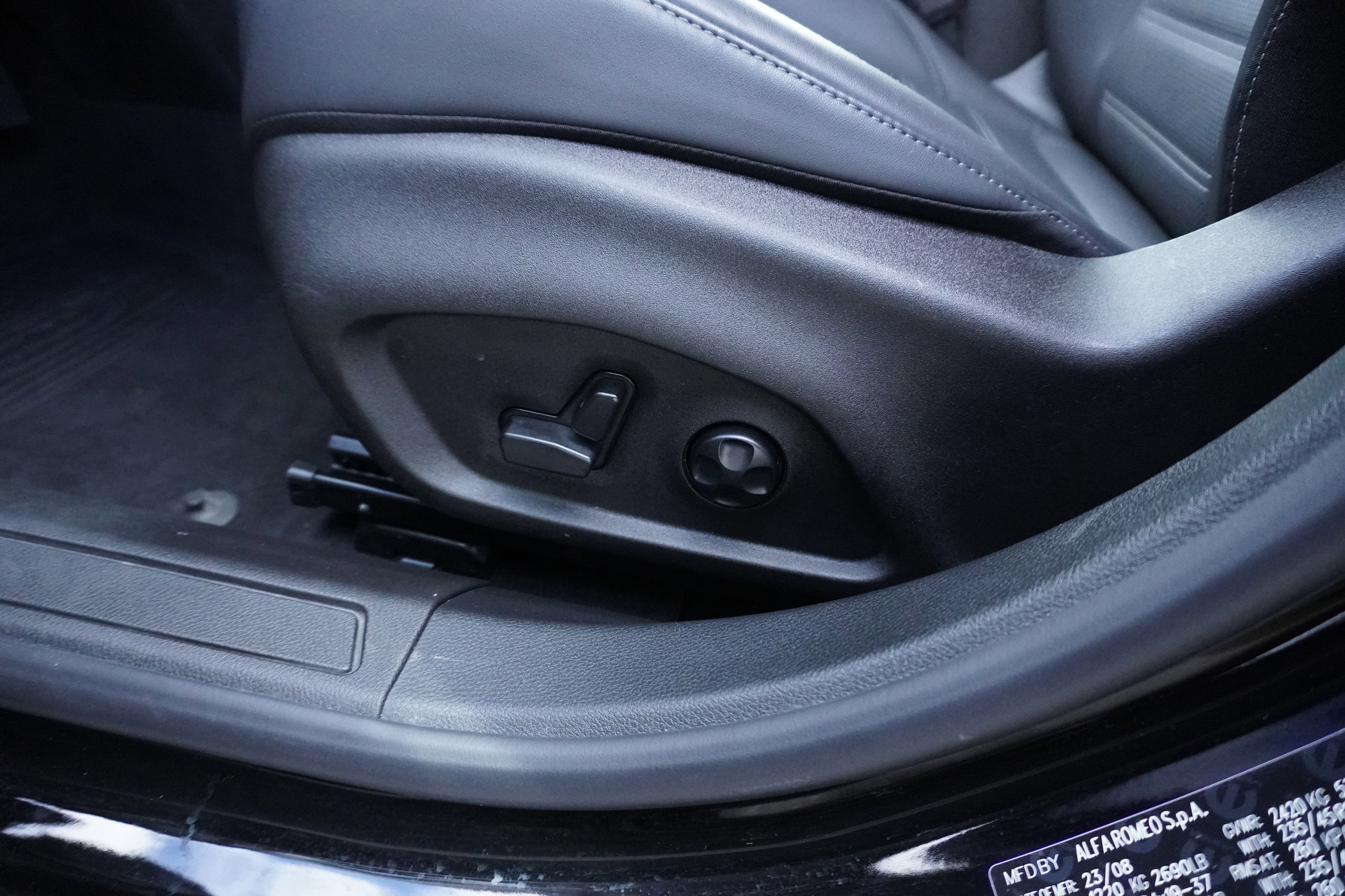 Used 2024 Alfa Romeo Tonale Ti w/ Active Assist Package image 28