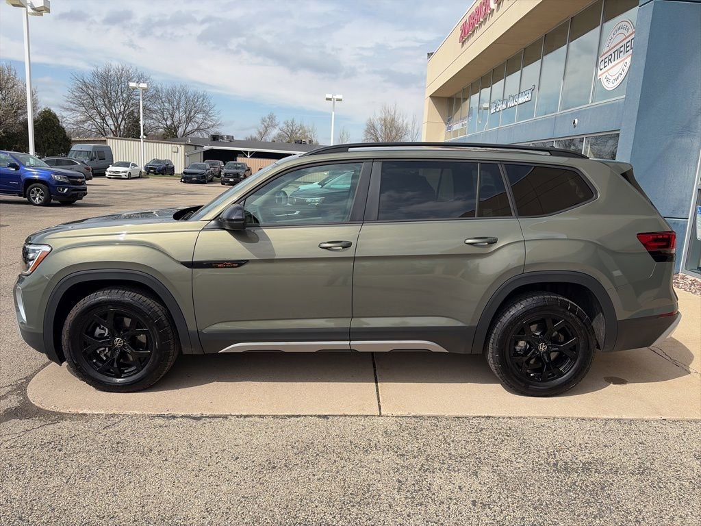 Certified 2025 Volkswagen Atlas Peak Edition SE image 5