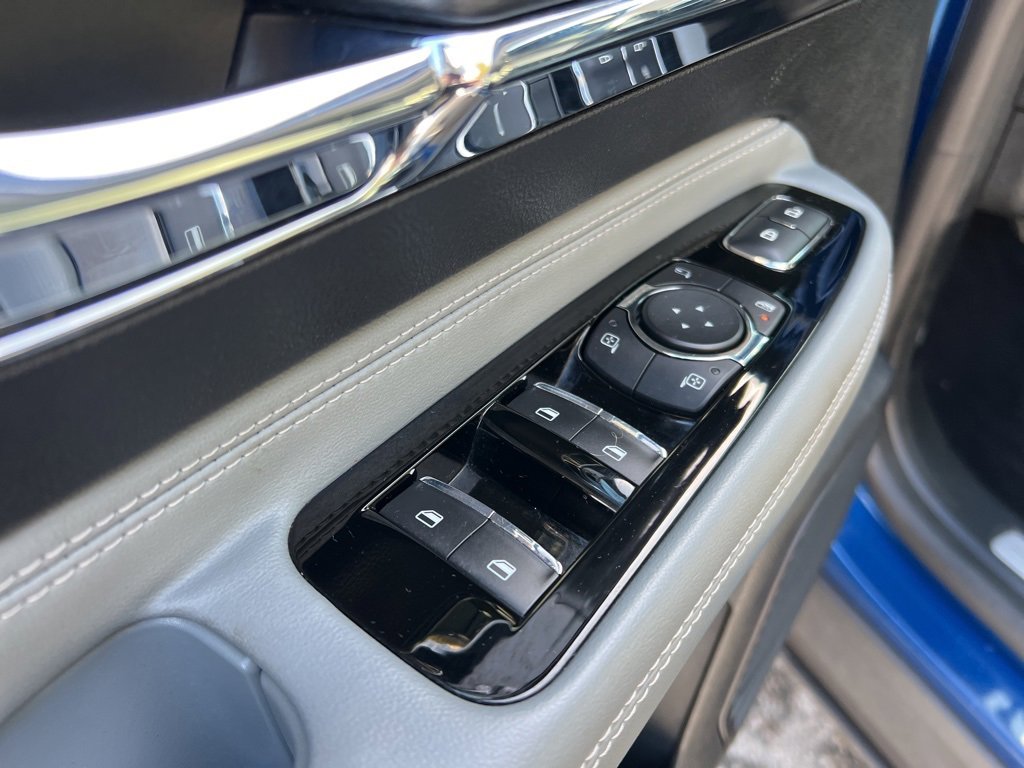 Used 2020 Lincoln Corsair Standard w/ Premium Package image 12