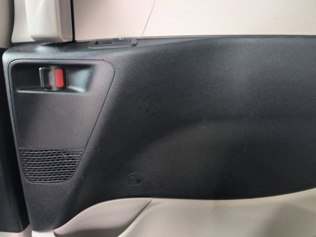 Used 2024 Chrysler Pacifica Touring-L FWD image 26