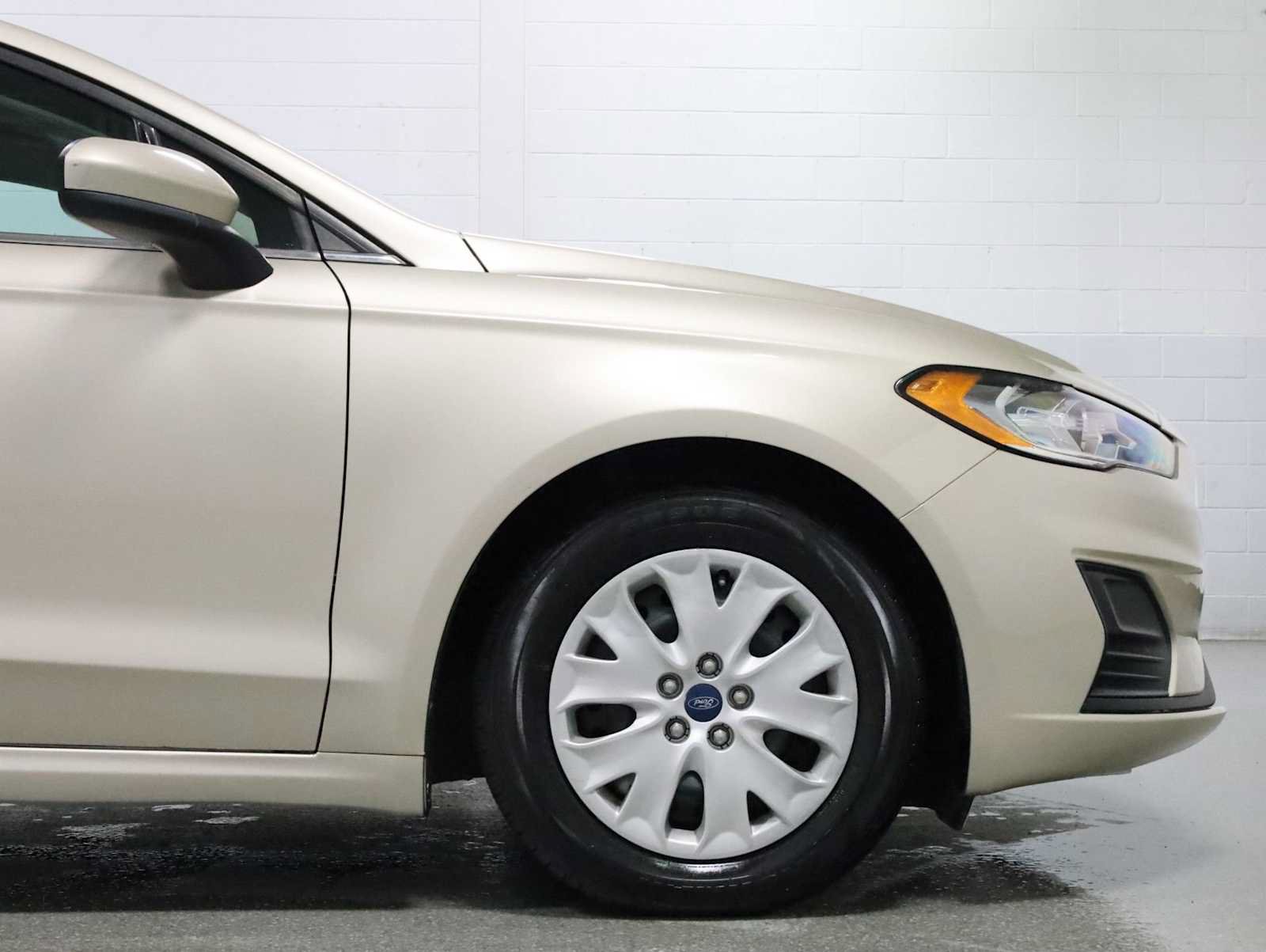 Used 2019 Ford Fusion S FWD image 11