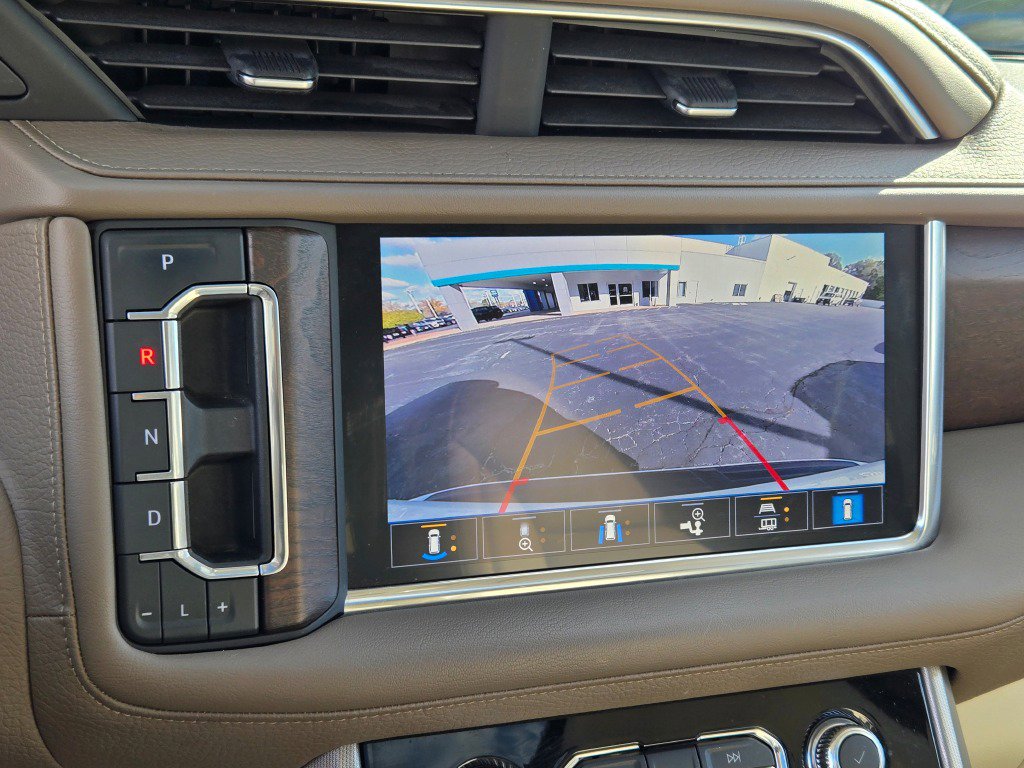 Used 2021 GMC Yukon Denali w/ Denali Premium Package image 28