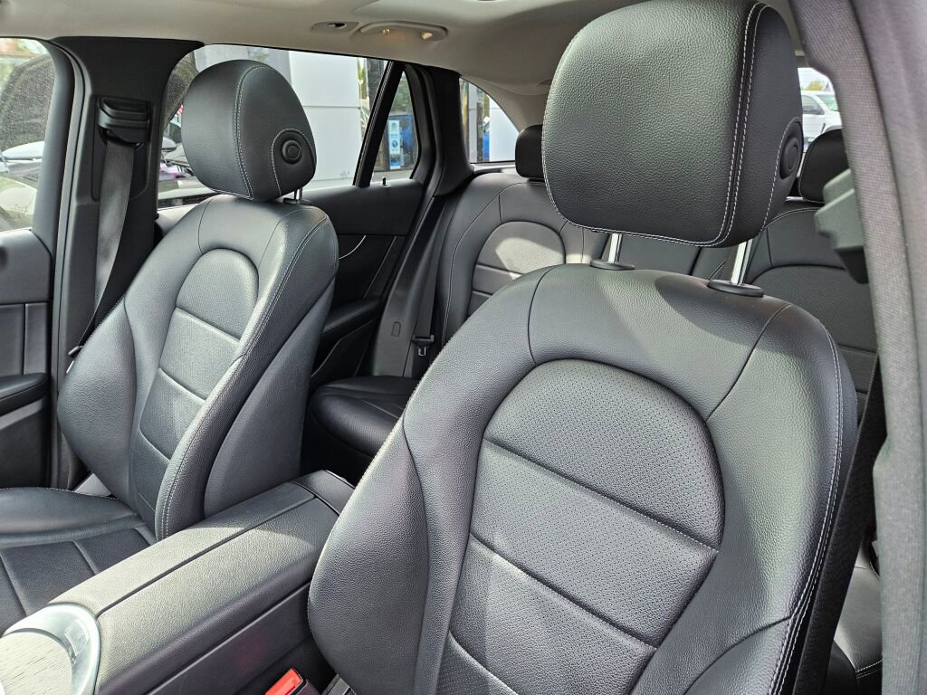Used 2020 Mercedes-Benz GLC 300 4MATIC image 17