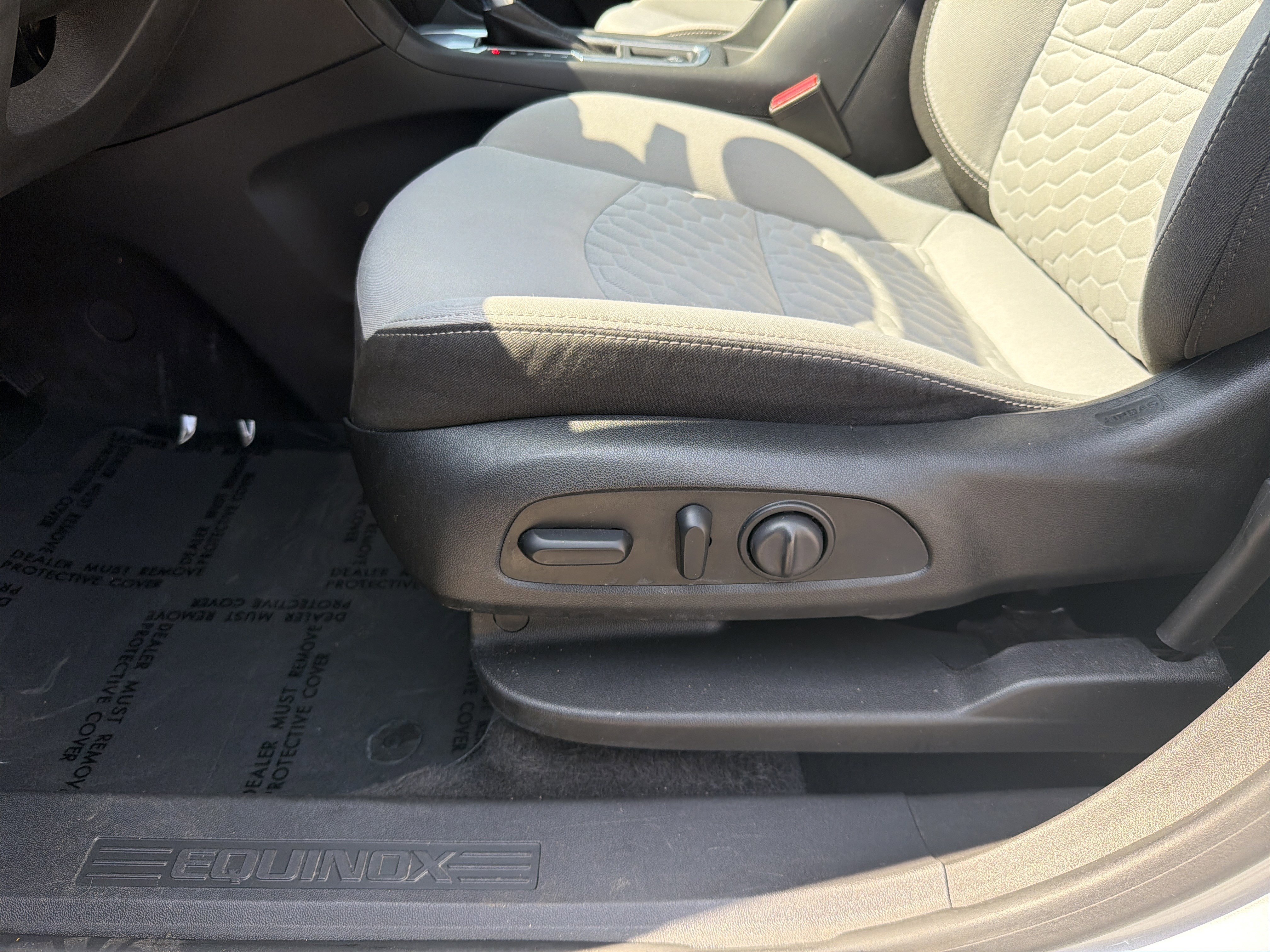 Used 2020 Chevrolet Equinox LT FWD image 11