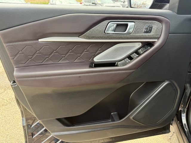 Used 2025 Ford Explorer Platinum w/ LUX Leather Package AWD/4WD image 13