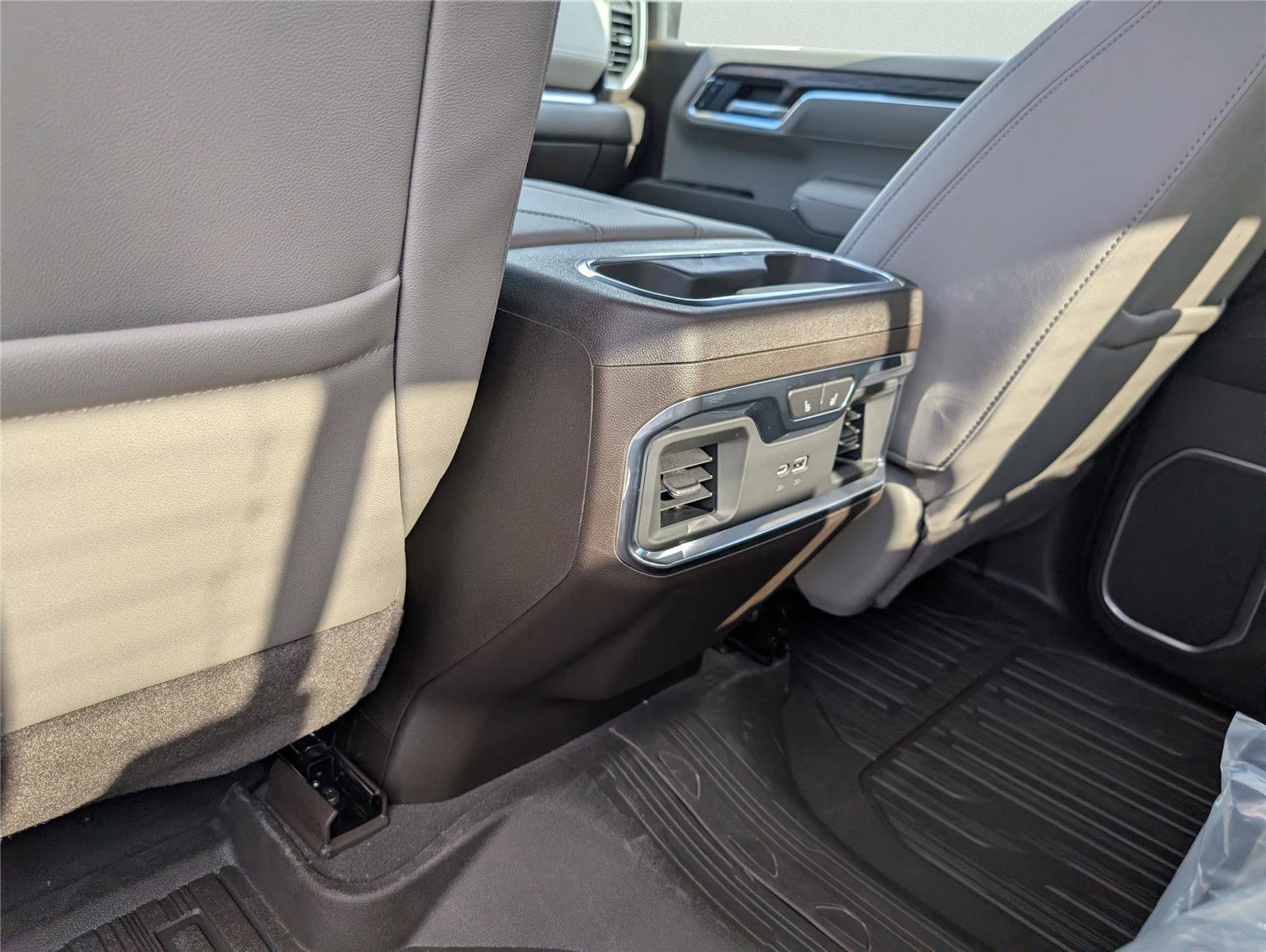 New 2026 GMC Sierra 1500 SLT w/ SLT Premium Plus Package AWD/4WD image 18