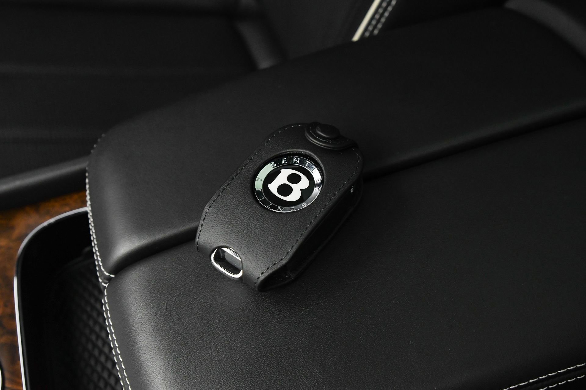 Used 2023 Bentley Bentayga Extended Wheelbase image 22