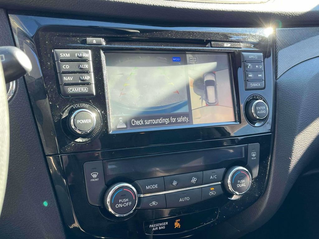 Used 2016 Nissan Rogue SL w/ SL Premium Package image 21