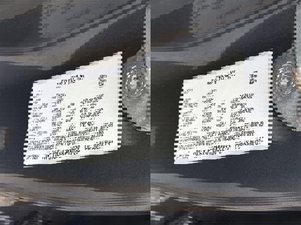 Used 2021 Tesla Model 3 Performance image 27