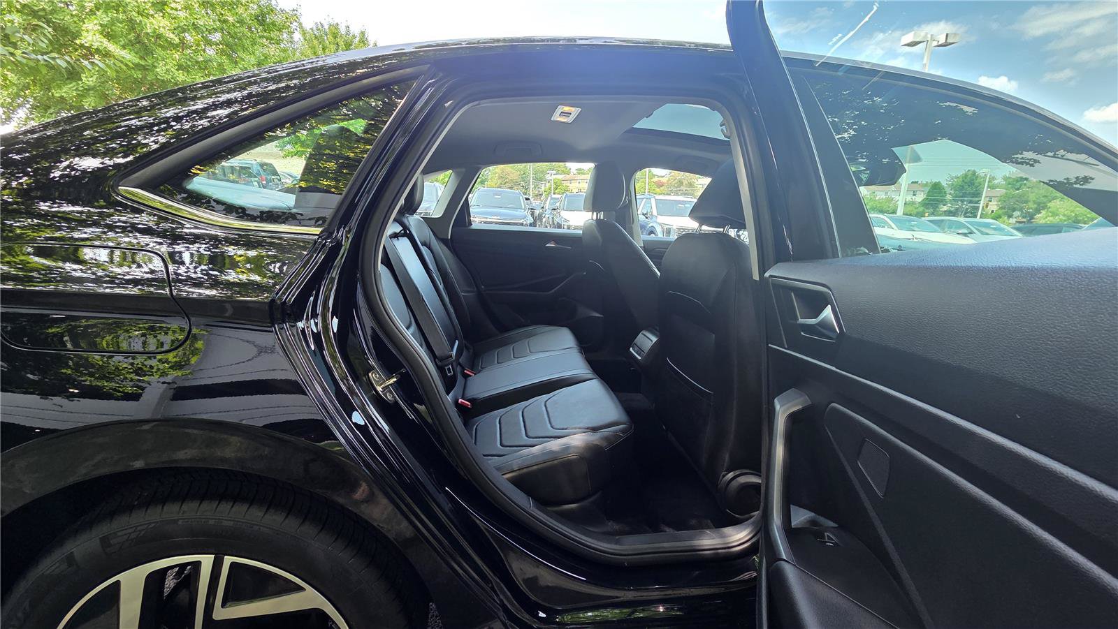 Certified 2022 Volkswagen Jetta SEL FWD image 31