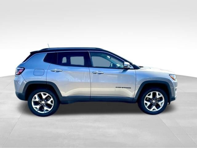 Used 2018 Jeep Compass Limited image 9