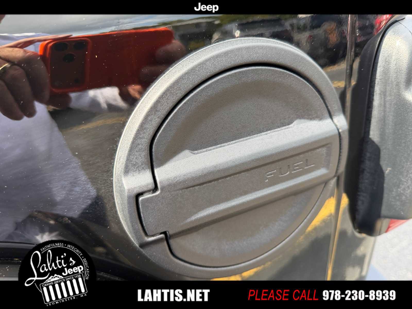 Used 2022 Jeep Wrangler Unlimited Sahara w/ Cold Weather Group image 28