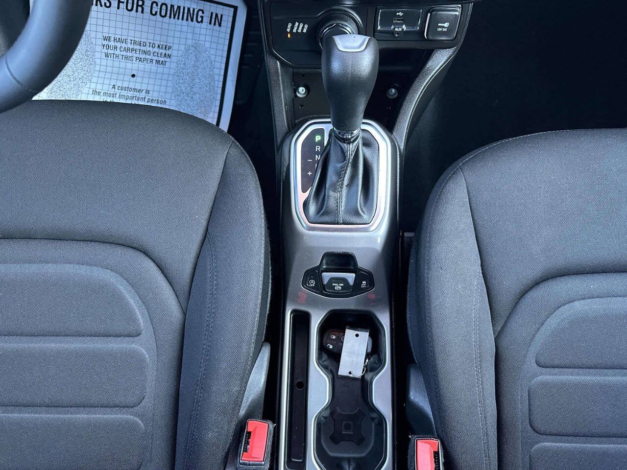 Used 2022 Jeep Renegade Latitude AWD/4WD image 30