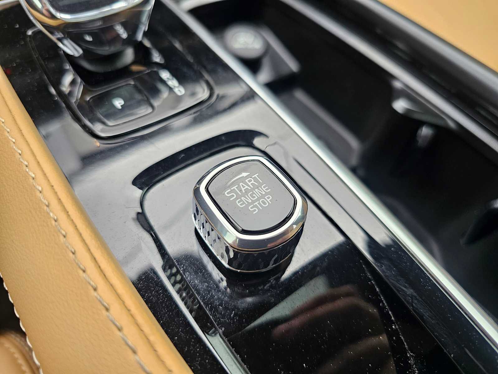 Certified 2023 Volvo XC90 T8 Ultimate w/ Protection Package Premier AWD/4WD image 39