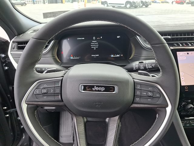 New 2025 Jeep Grand Cherokee L Limited w/ Black Appearance Package AWD/4WD image 18