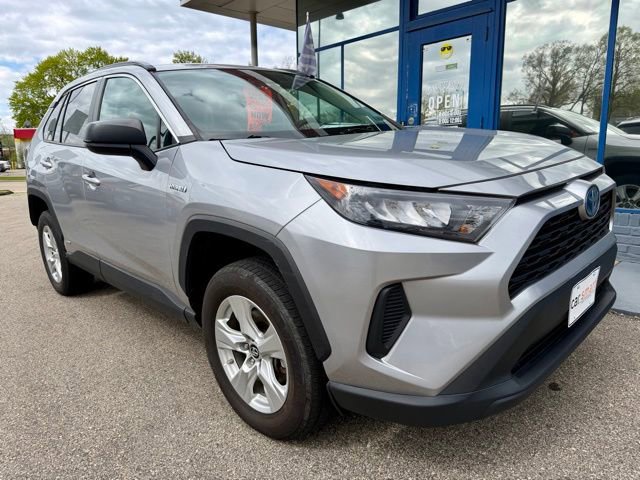 Used 2020 Toyota RAV4 LE AWD/4WD image 3