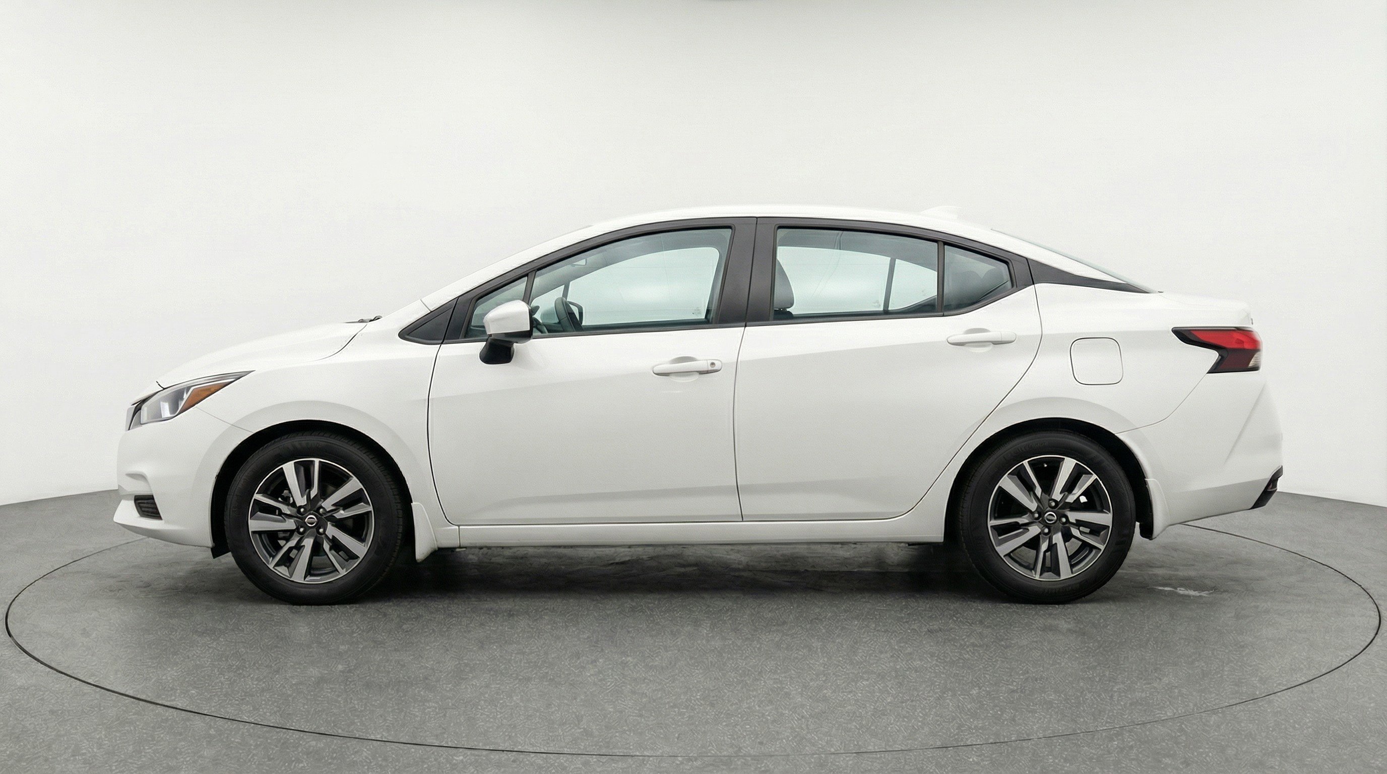 Used 2025 Nissan Versa SV w/ Trunk Package FWD image 5