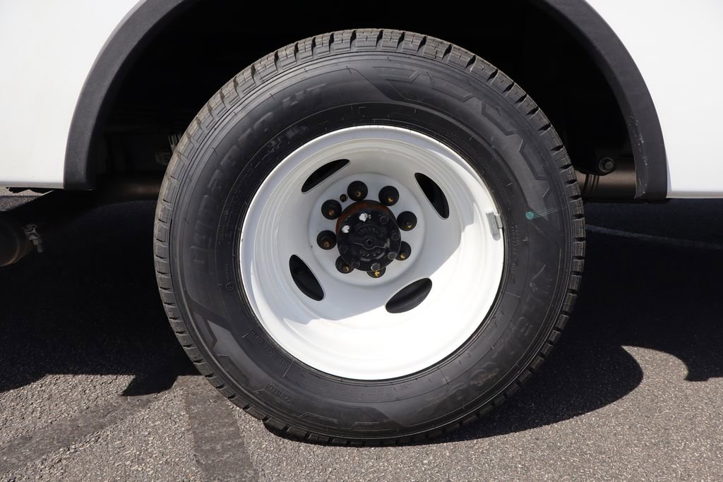 New 2027 Ford E-450 and Econoline 450 Super Duty w/ Power Equipment Group image 12