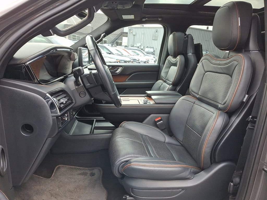 Used 2023 Lincoln Navigator Black Label image 15