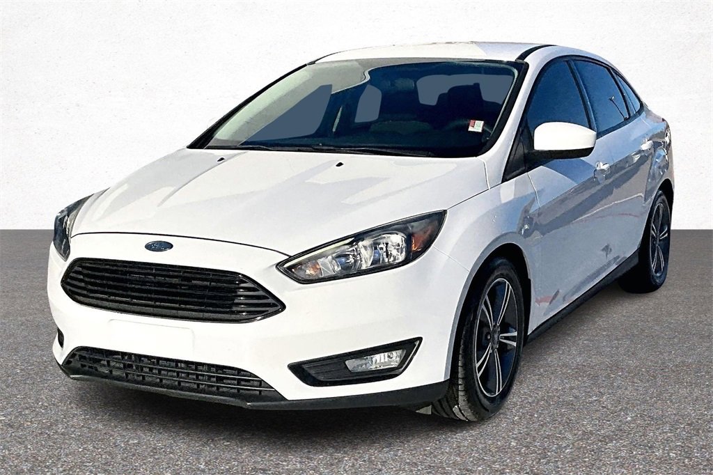 Used 2018 Ford Focus SE w/ SE Appearance Package video 4