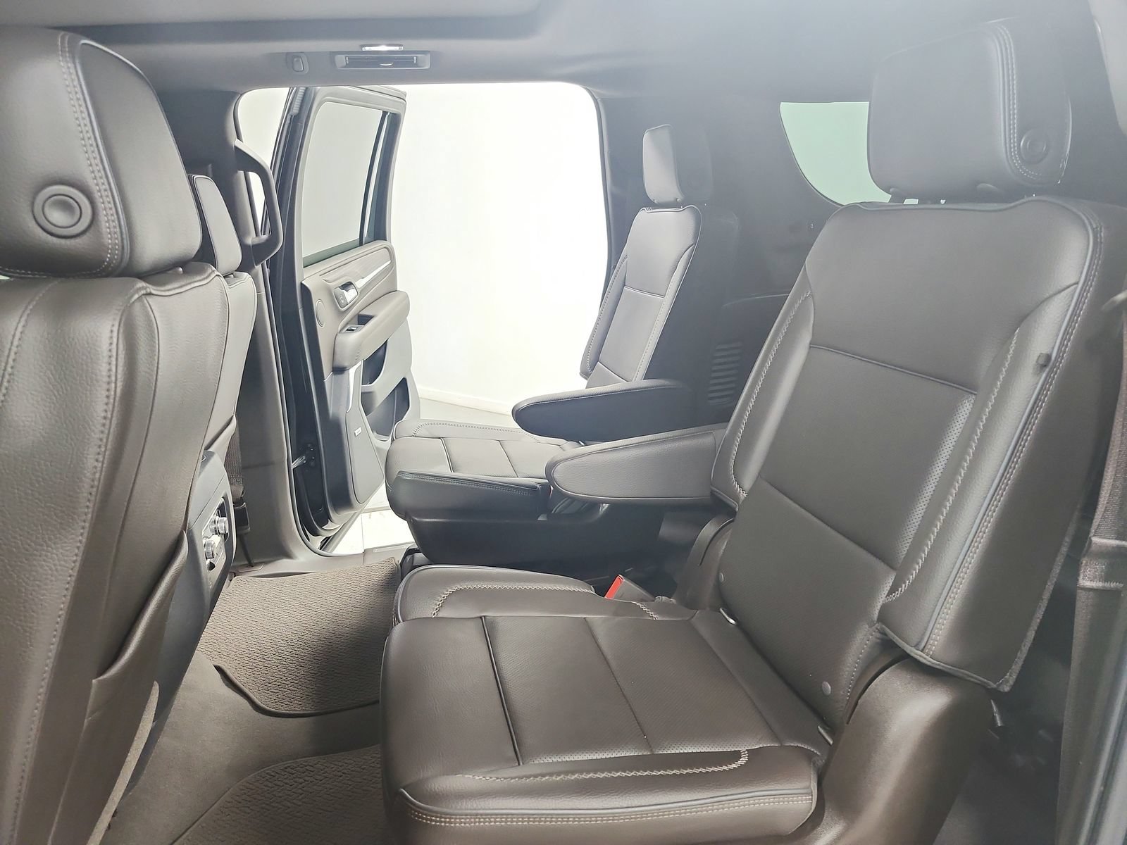 Used 2021 GMC Yukon XL Denali AWD/4WD image 37