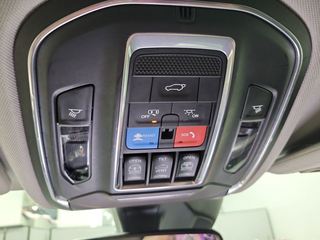 Used 2022 Jeep Grand Cherokee Limited image 48