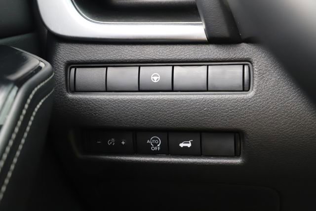 Used 2025 Nissan Rogue SV AWD/4WD image 37
