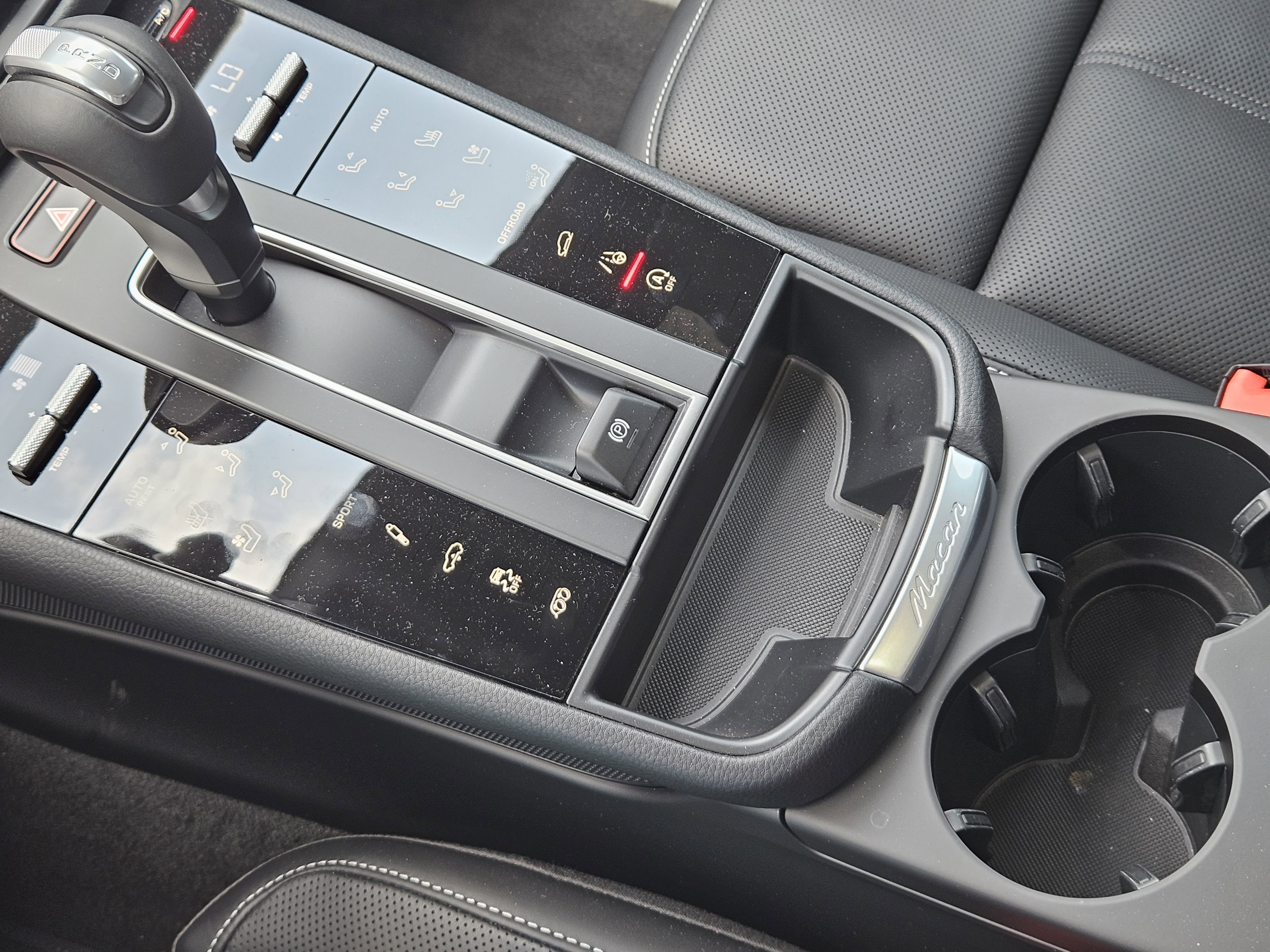 Certified 2026 Porsche Macan GTS image 20