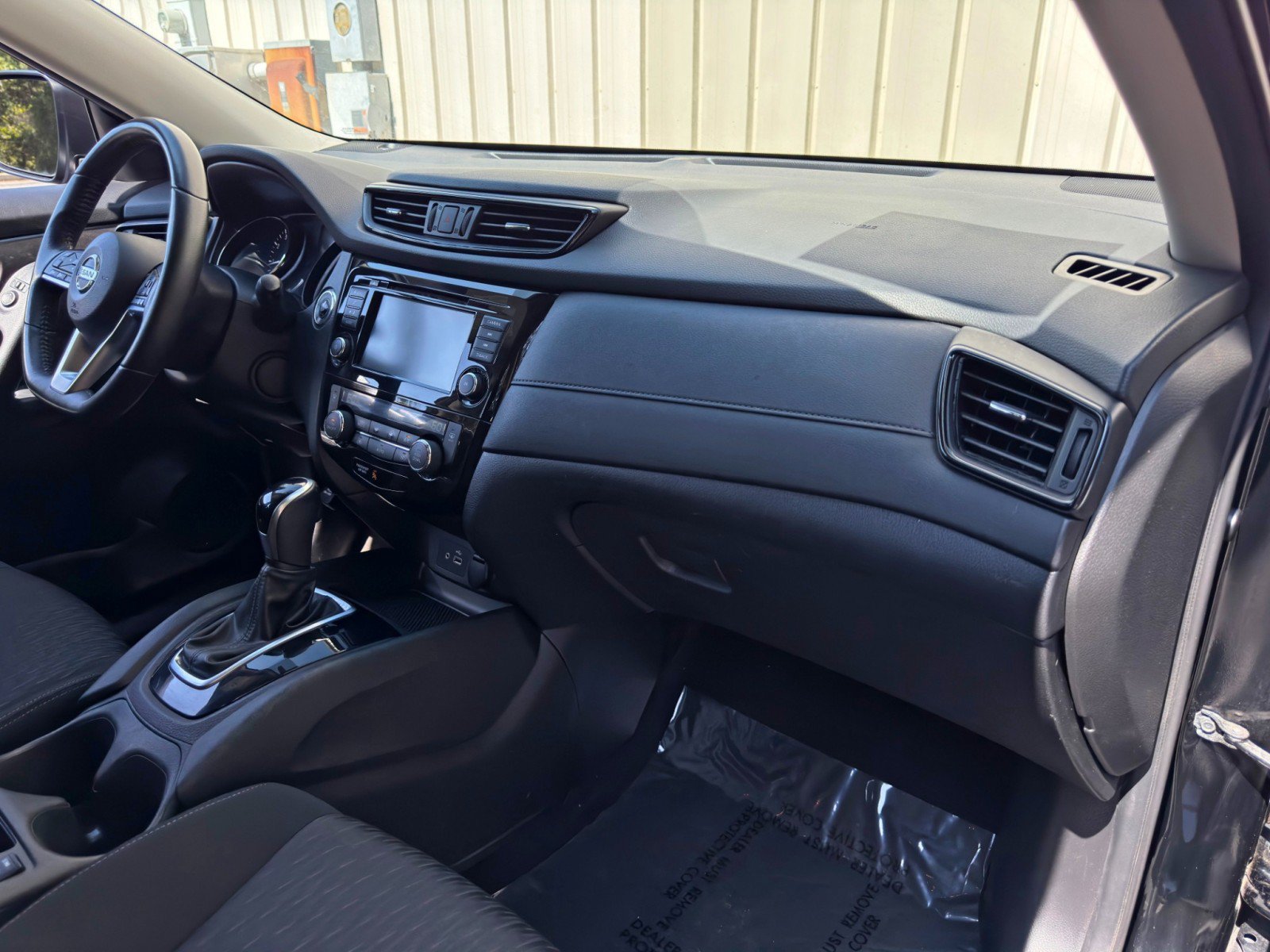Used 2019 Nissan Rogue SV FWD image 13