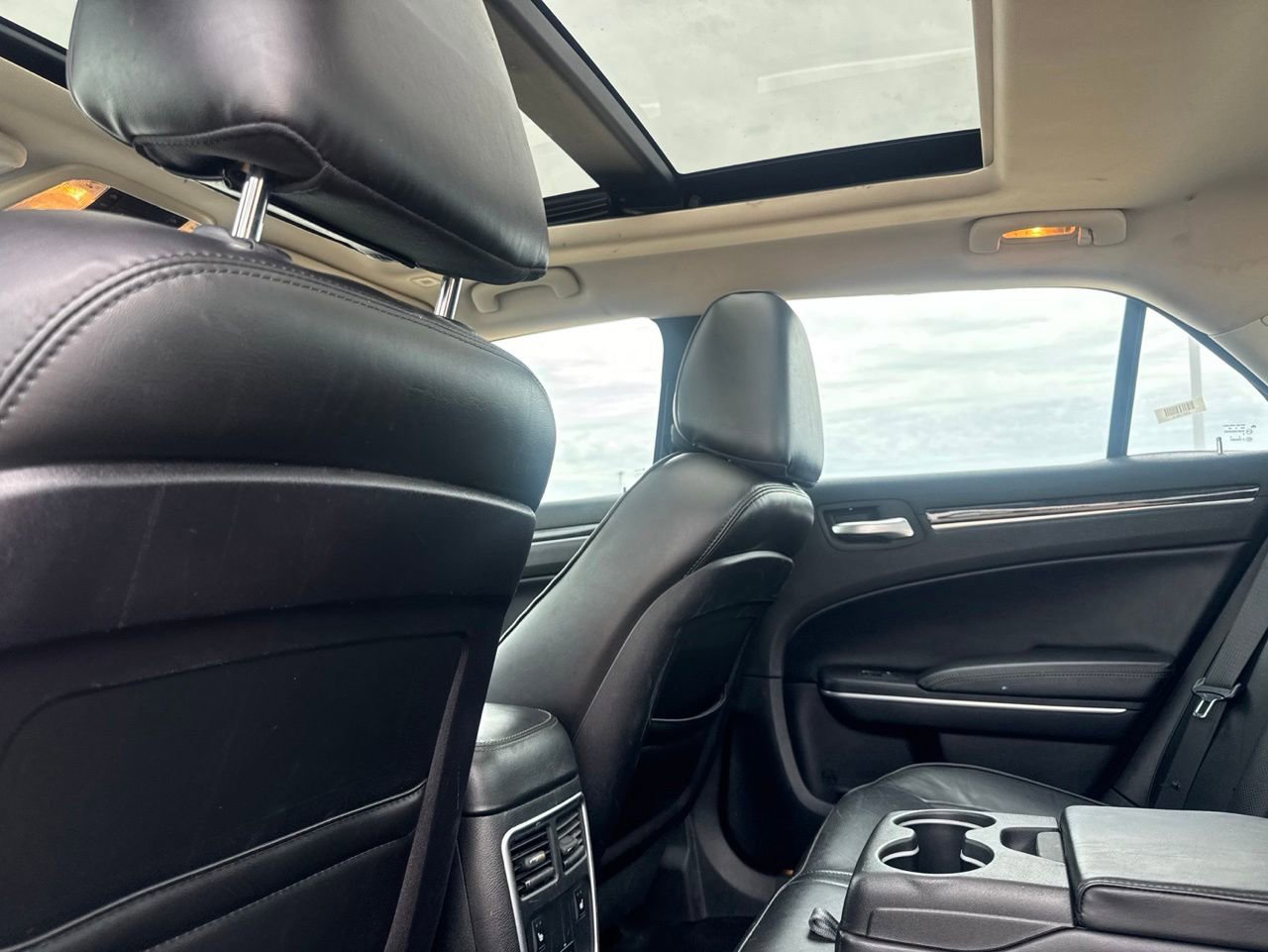 Used 2020 Chrysler 300 Limited RWD image 33