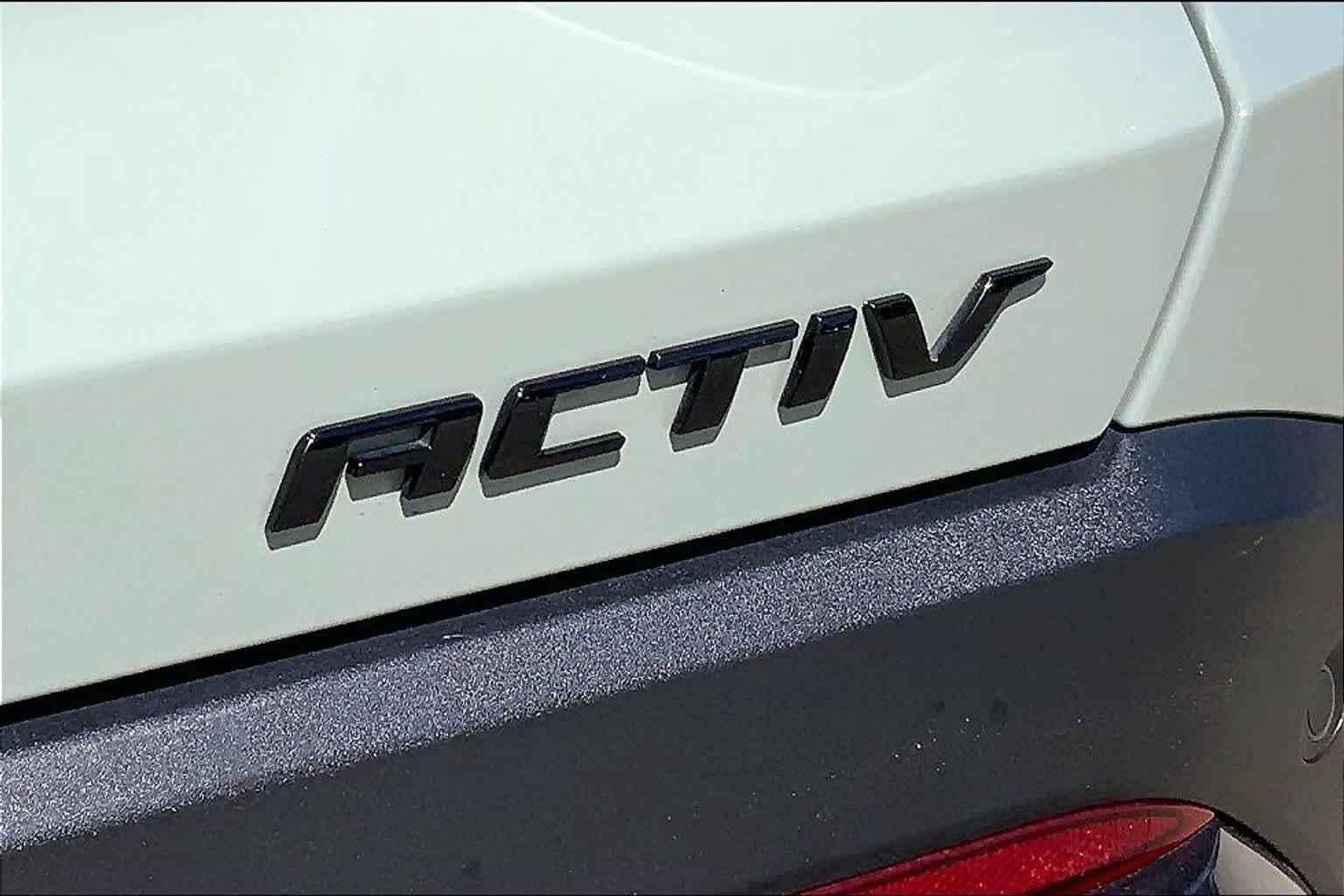 Used 2025 Chevrolet Equinox ACTIV w/ Safety and Technology Package FWD image 10