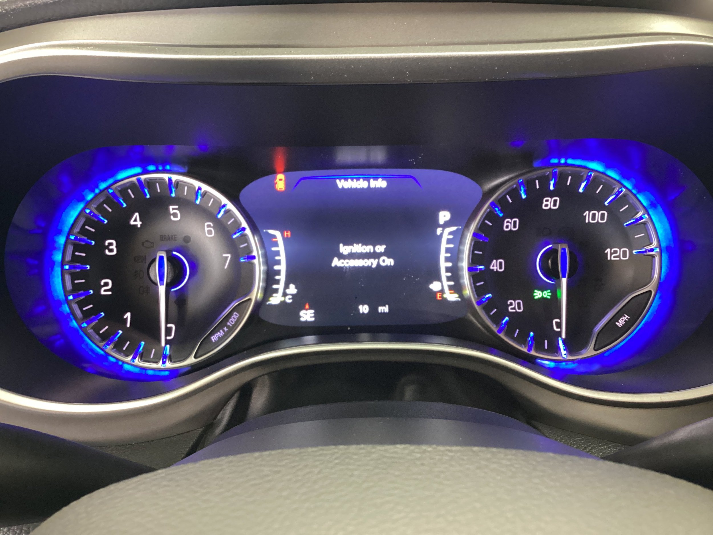 New 2027 Chrysler Pacifica Select w/ Family Tech Group AWD/4WD image 25