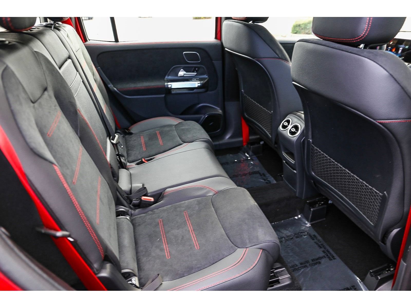 Used 2025 Mercedes-Benz GLB 35 AMG 4MATIC image 22