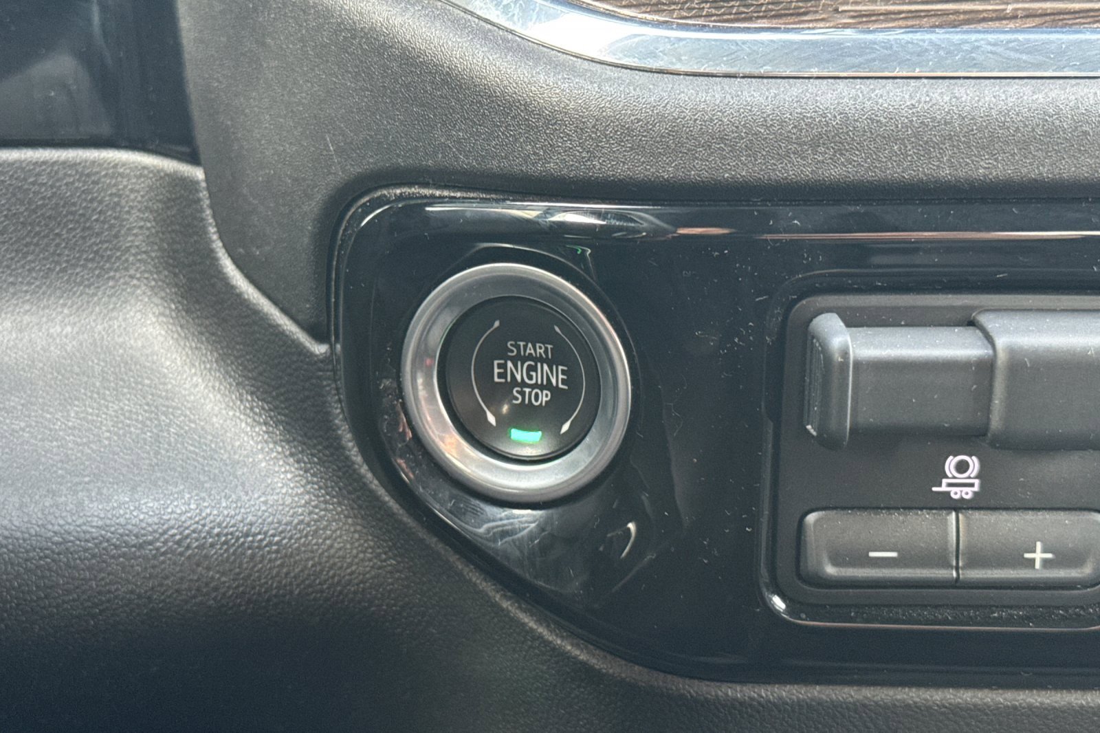 Used 2024 Chevrolet Silverado 1500 RST w/ Z71 Off-Road Package image 18