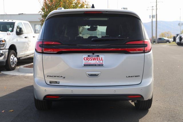 New 2026 Chrysler Pacifica Limited w/ S Appearance Package image 4
