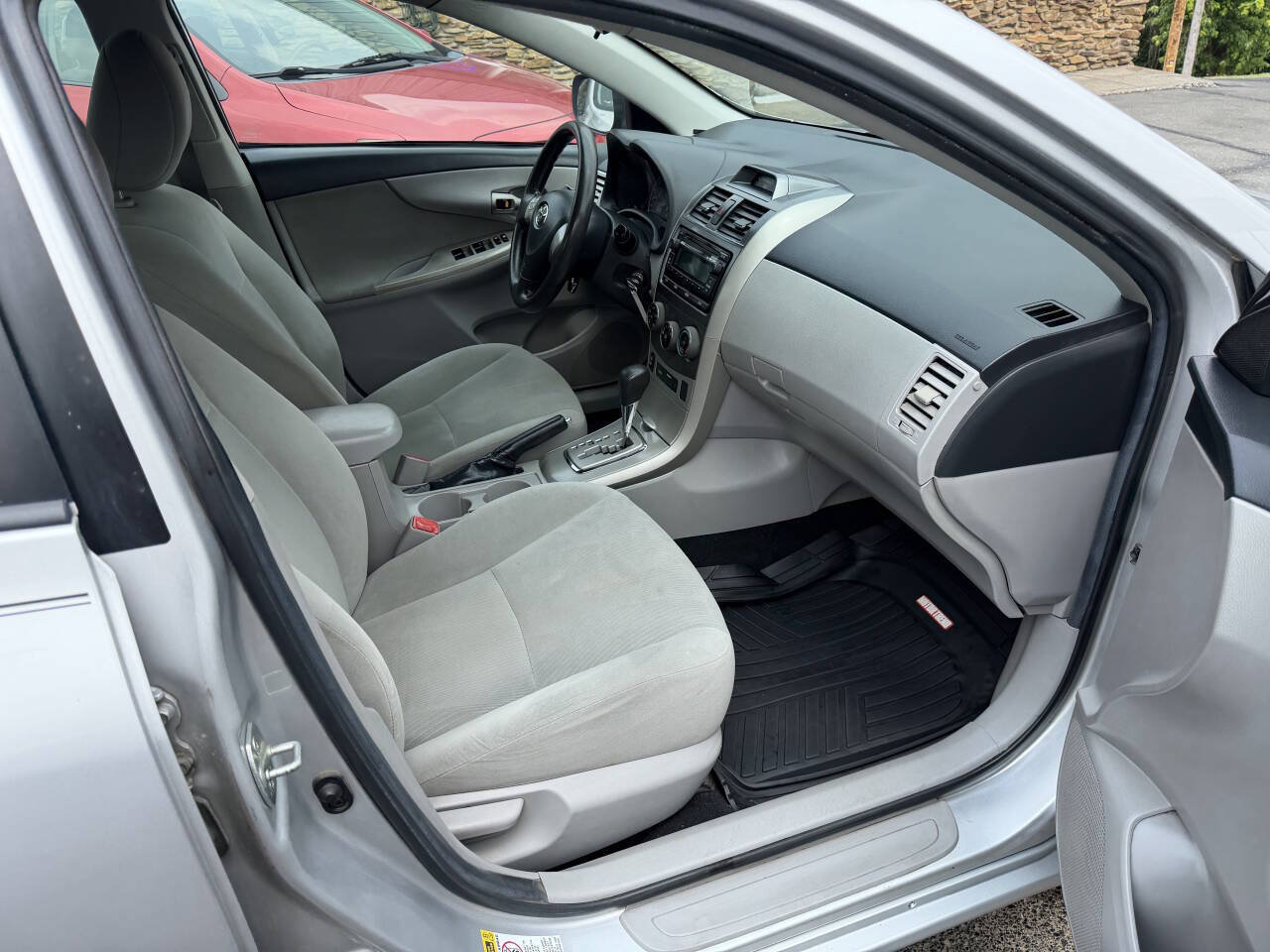Used 2012 Toyota Corolla LE FWD image 7