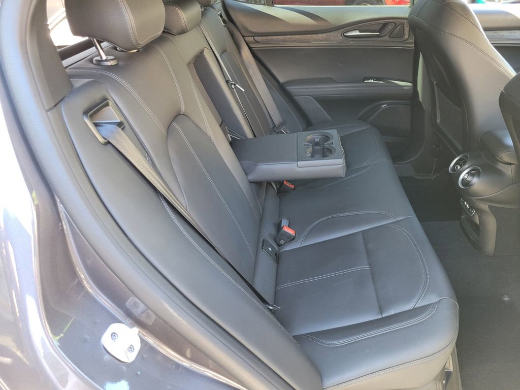 Used 2024 Alfa Romeo Stelvio Sprint RWD image 20