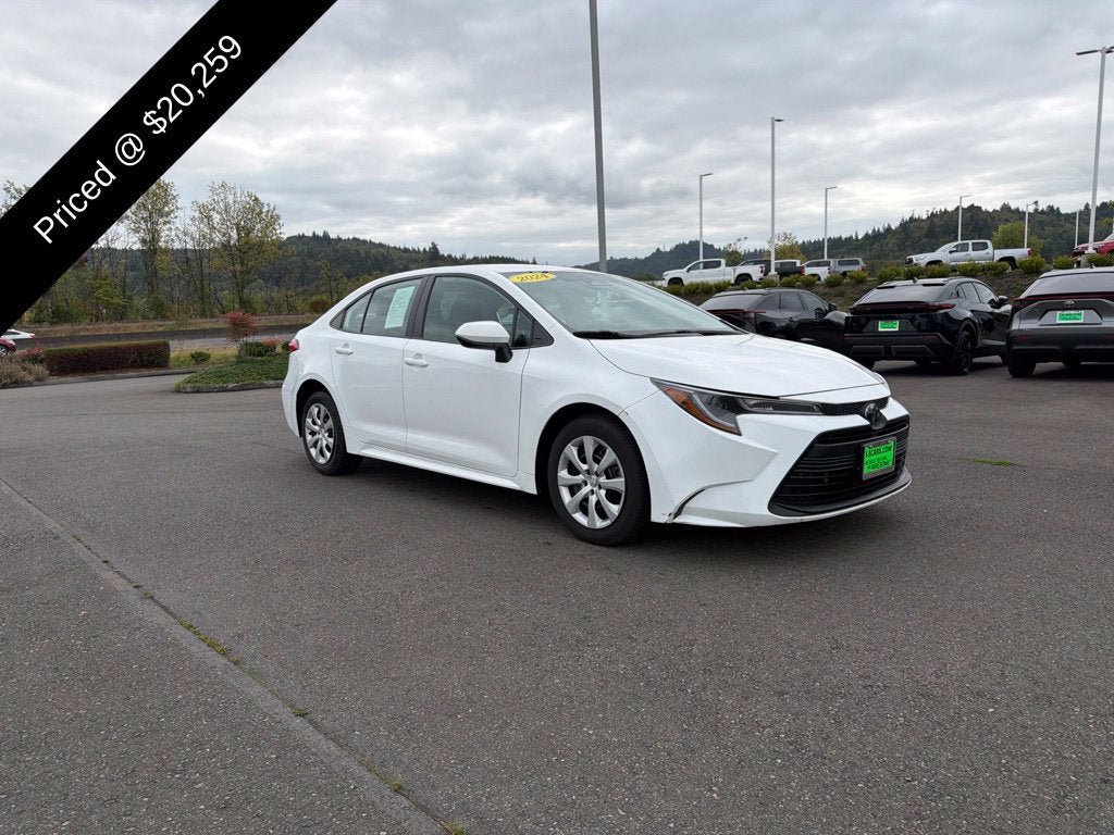 Used 2024 Toyota Corolla LE FWD image 4