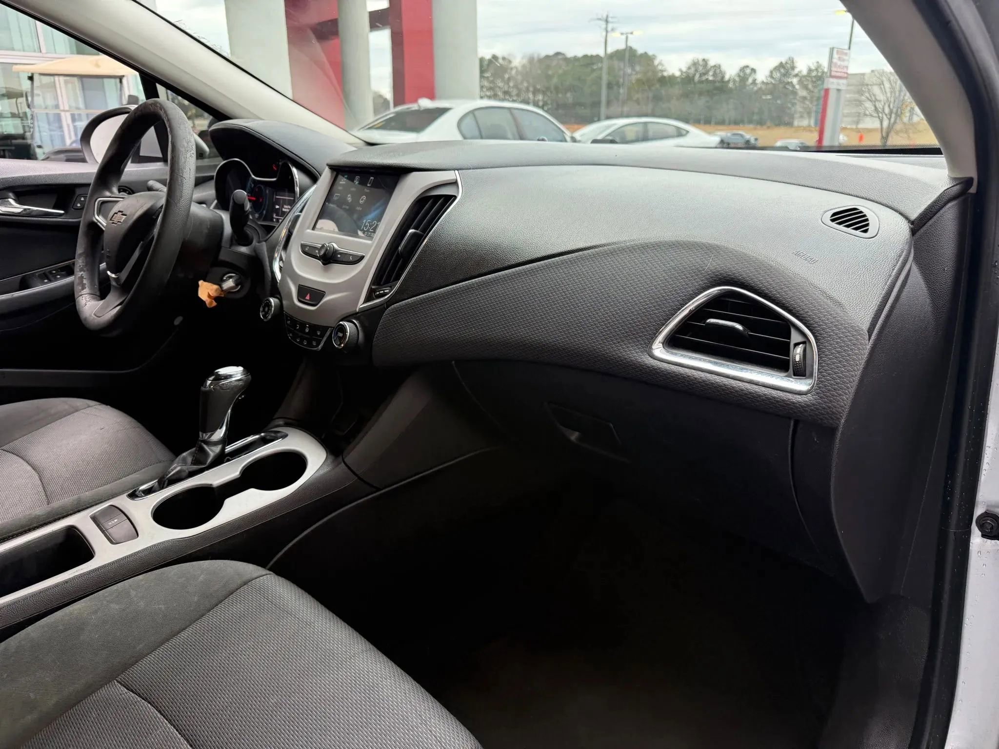 Used 2018 Chevrolet Cruze LS FWD image 19