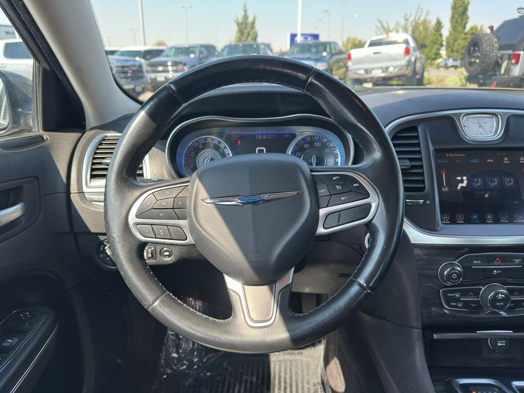 Used 2017 Chrysler 300 Limited AWD/4WD image 20
