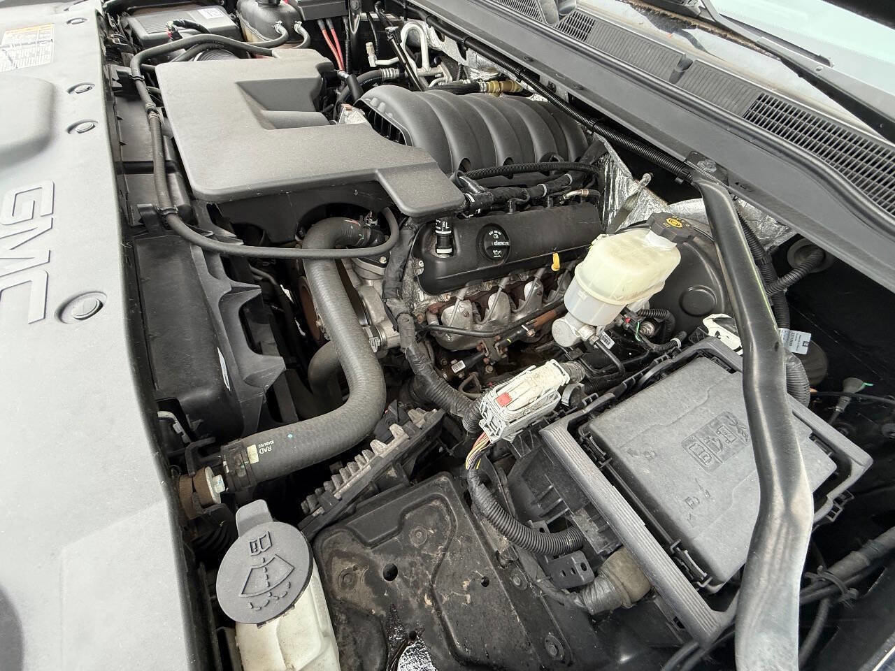 Used 2018 GMC Yukon SLE image 32