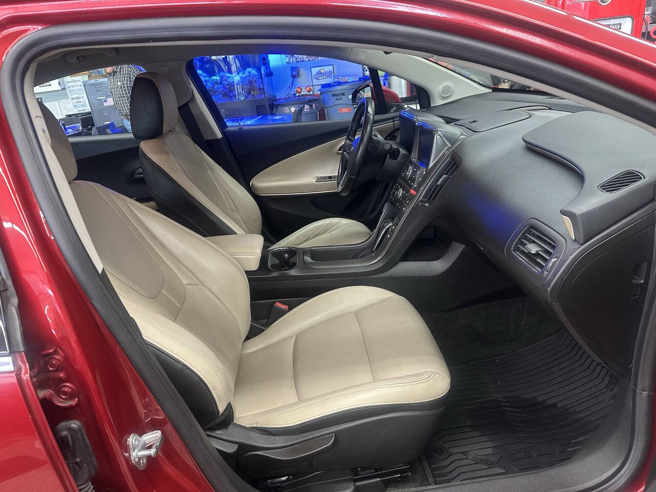 Used 2012 Chevrolet Volt Premium w/ Premium Trim Package image 16