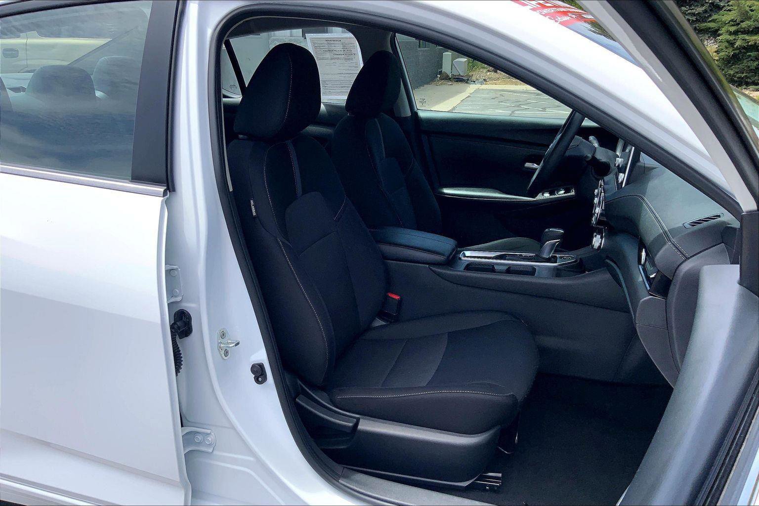 Used 2024 Nissan Sentra SV FWD image 7
