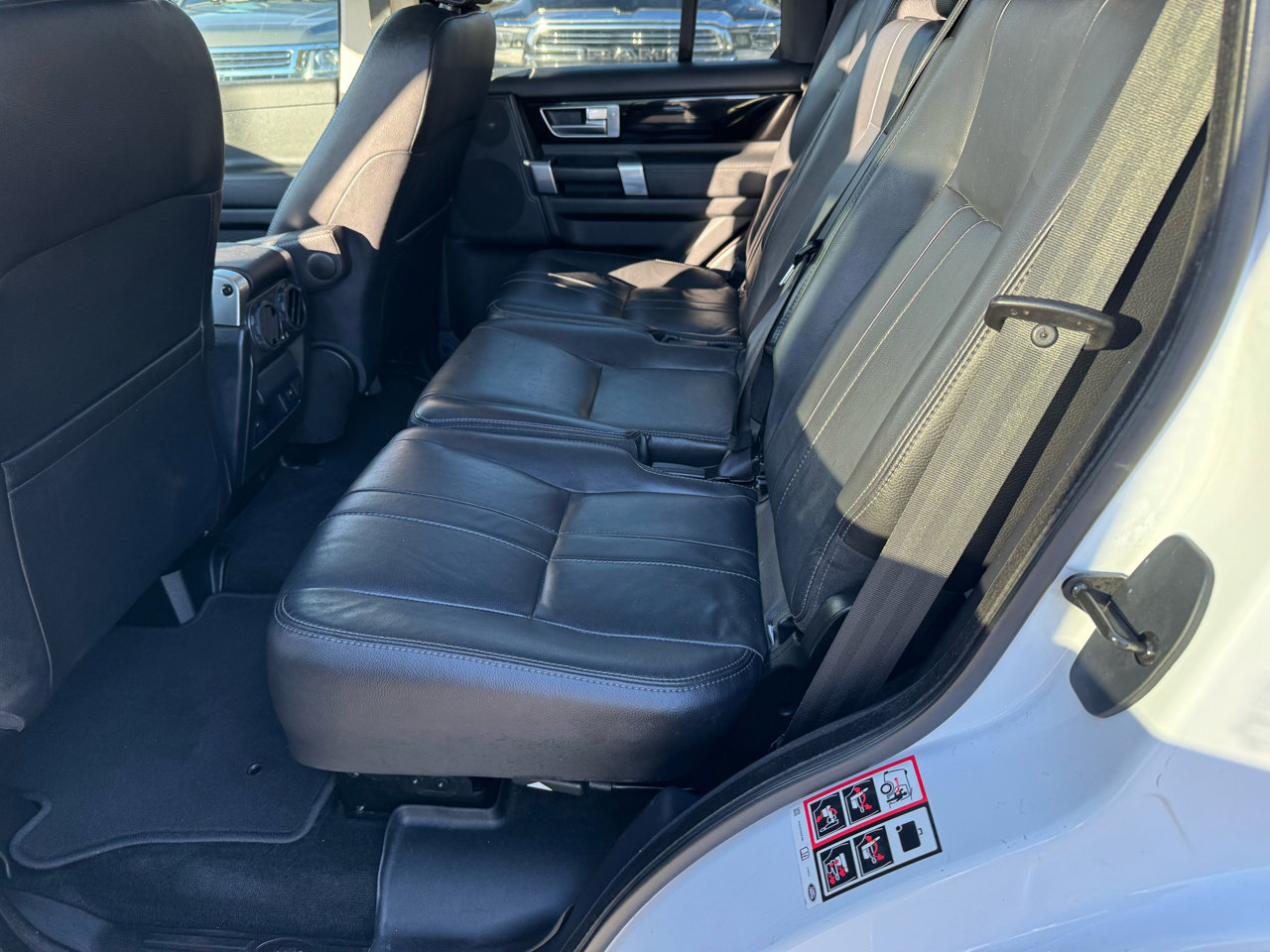 Used 2016 Land Rover LR4 HSE image 10