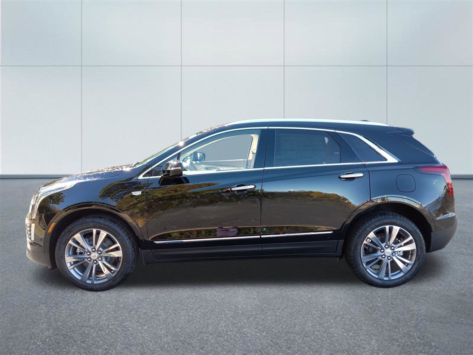 New 2026 Cadillac XT5 Premium Luxury w/ Driver Assist Package AWD/4WD image 2