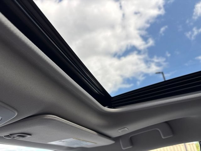 Used 2026 Toyota Sienna XLE FWD image 23