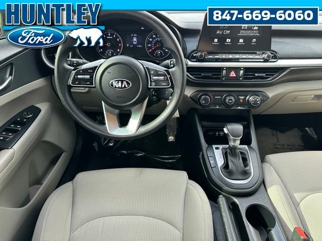 Used 2020 Kia Forte LXS FWD image 13