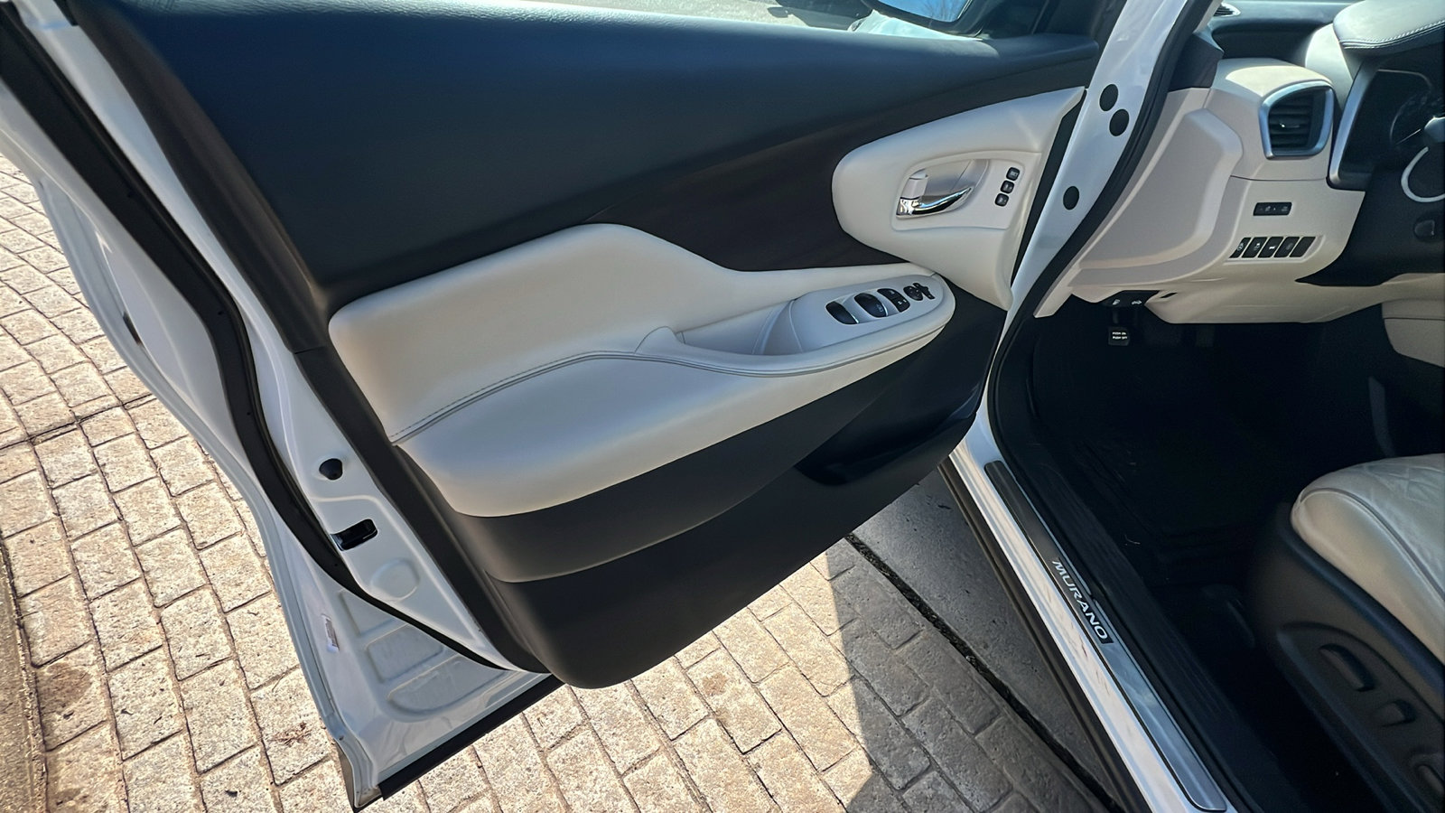 Used 2020 Nissan Murano Platinum image 14