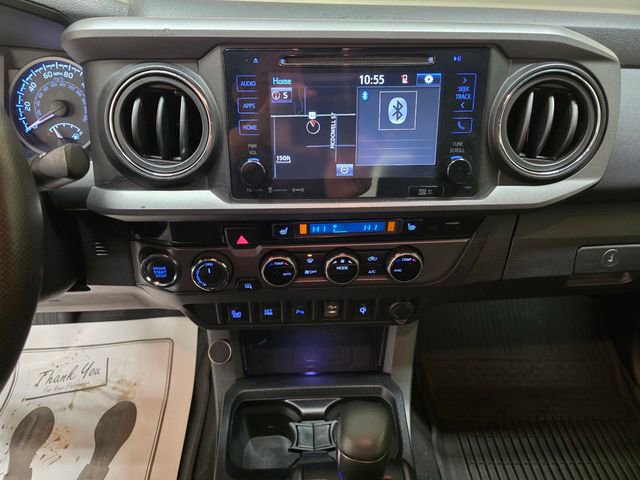Used 2017 Toyota Tacoma TRD Off-Road w/ Premium & Technology Package image 18
